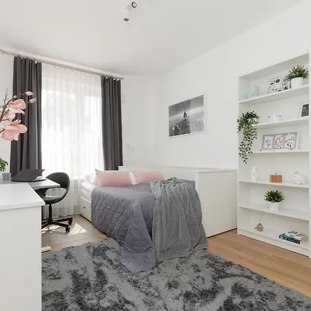 Zoliborz Artystyczny With Terrace & Parking By Renters Apartment